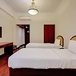 Oyo Palette - Hotel Victoria